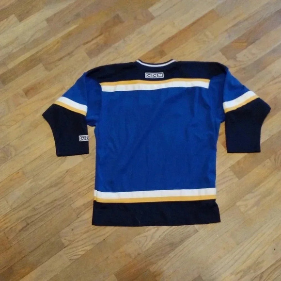 NHL St Louis Blues Jersey CCM YOUTH Large - Picture 2 of 9